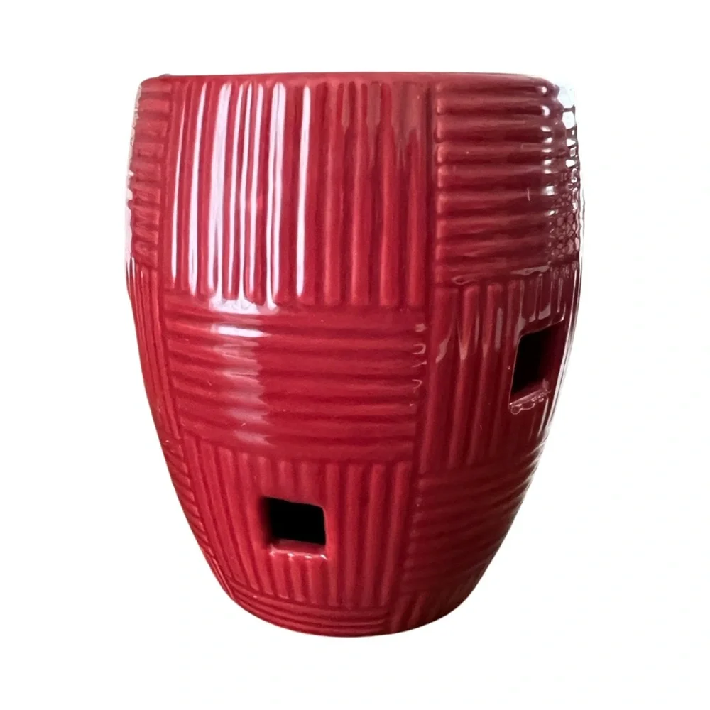 Scentsy Scarlet Weave Plug In Wax Warmer Nightlight‎ Red Basket Weave Design